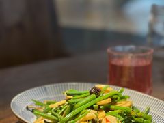 丝瓜尖拌菌菇-中8楼风尚云南菜(颐堤港店)