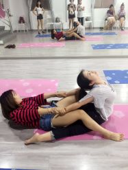 爵士形体软度课堂-水灵子舞蹈全国连锁