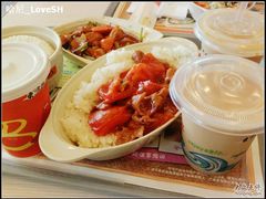 番茄牛肉饭，干锅无骨鸡腿套餐，加饮料-东方既白(上海浦东国际机场)