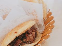 -闫家驴肉老店(华电一校店)