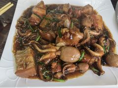 八爪鱼炖红烧肉-叶存利海鲜大馅饺子(海宁路总店)