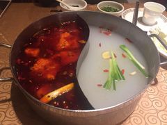 -小天鹅火锅·一线江景洪鼎旗舰店(洪崖洞店)