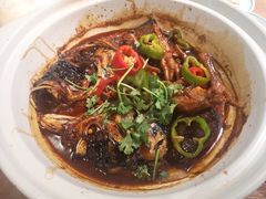 凤爪焗鱼头-周家二小姐的菜(西津渡店)