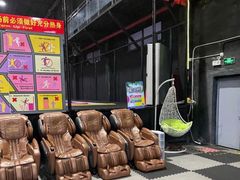 -嘿哟动霸CHUA·新潮玩运动娱乐中心·蹦床滑冰团建乐园