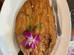 -Chom Cafe and Restaurant