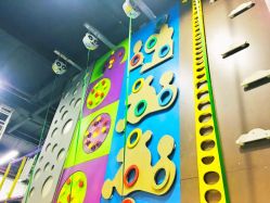 -蹦贝运动中心·蹦床·攀岩·闯关(龙岗店)