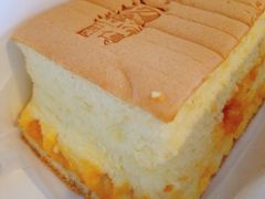 流心咸蛋黄蛋糕-汤姆大师傅鲜香牛肉饼(深圳保利文化广场店)
