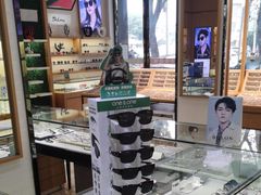 -光明眼镜·蔡司授权(徐泾店)