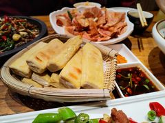 石屏烧豆腐-老滇山寨•云南特色菜•地方菜•民族风情歌舞表演(金碧店)