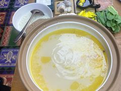 -云海肴·汽锅鸡·云南菜(天山百盛优客店)