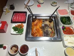 -海底捞火锅鲜切牛肉主题店(长寿路店)