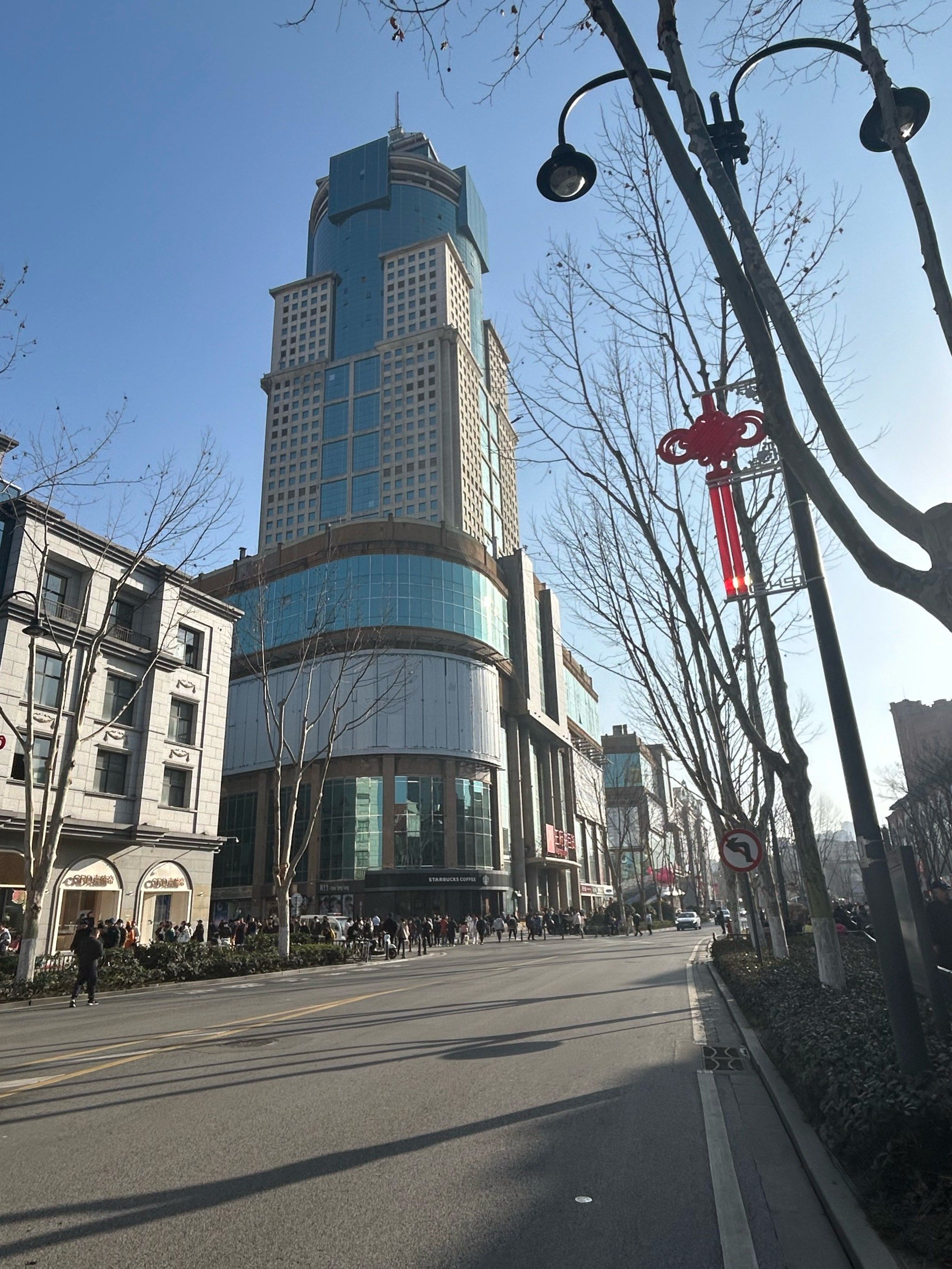 满眼欧式建筑风格的江汉路步行街