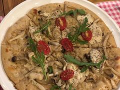 鸡肉pizza-Paulaner·德国帕拉娜自酿啤酒餐厅(海上世界店)