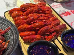 -肥肥虾庄·金牌油焖大虾(汉街SKP店)
