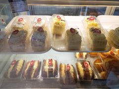 -白玉兰食品甜凤店(合生汇店)