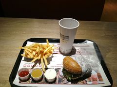 -The Habit Burger Grill 哈比特汉堡(复兴soho店)