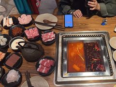 -吴氏老牌坊云南鱼豆花火锅店(通江街店)