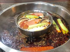鸳鸯锅-星鸿社重庆老火锅(燃灯寺分店)