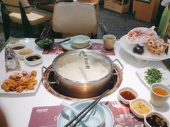 -洪氏嗨捞·猪肚鸡火锅(阳光天地店)