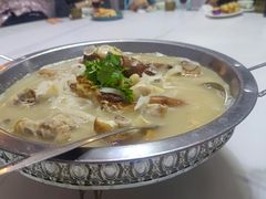 阿家村酸汤猪脚-遇见阿家村云南菜(魏公村店)
