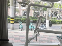 -皓齿连锁·雅贝健口腔·种植·矫正中心(虹口曲阳路店)