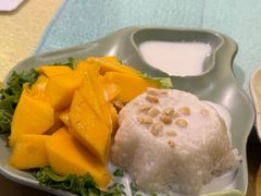 -玖月时尚泰式餐厅