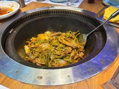 -山河屯铁锅炖·非遗东北菜(南山店)