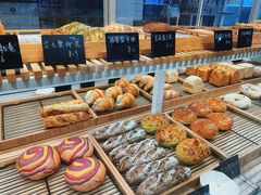 -焙丽拾光(麦凯乐直营店)