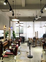 -摩力美发·烫·染·设计专业店