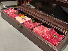 -左庭右院鲜牛肉火锅黑金店(陆家嘴中心店)