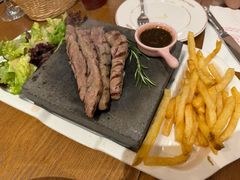 自主火山岩石烤羔羊里脊肉-Entrecôte 法国牛扒馆(保利·时光里店)