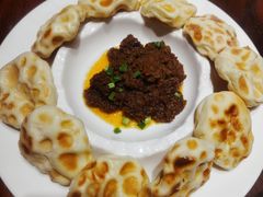 鲅鱼酱配石头饼-聚缘堂·海鲜私房菜(松岭路店)