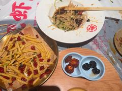 -肥肥虾庄·金牌油焖大虾(杨园滨江时代walk店)