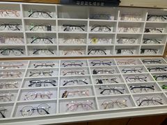 -MiRi眼镜·蔡司·星趣控·尼康控优点视觉合作店(南京东路店)