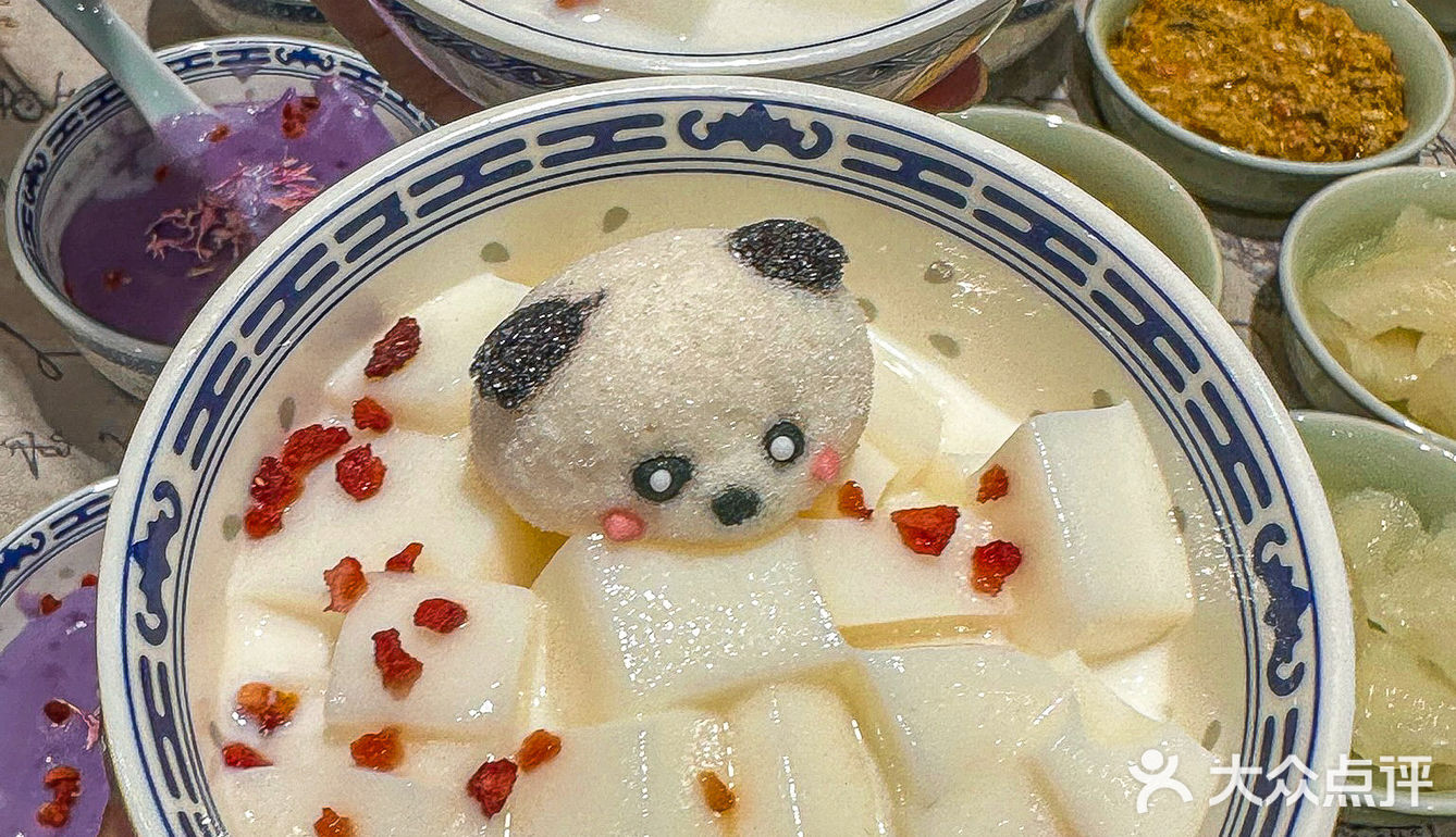 桨声灯影里的金陵蟹黄汤包！一个字绝~