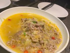 金针菇酸汤肥牛-汤城小厨•粤菜•靓汤(苏州街店)