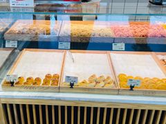 面包甜点陈列柜-泸溪河桃酥(秦淮新街口店)