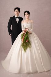 -雪中彩影婚纱摄影·微光艺术中心