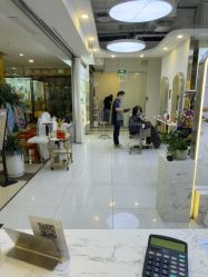 -虫二·专注健康烫染沙龙