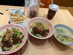 -遇见小面(东方宝泰店)