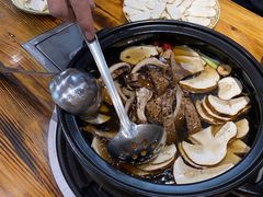 -菌之家·专业纯野生菌火锅·特色炒菌