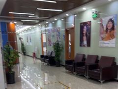 -茂菊口腔连锁(浦东南路店)