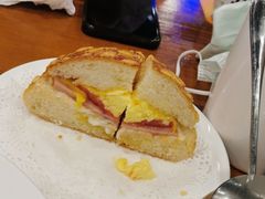Big&nbsp;men菠萝包-澳门陈光记烧味饭店(南京德基广场店)