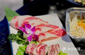 Fruit-glazed Beef Short Ribs