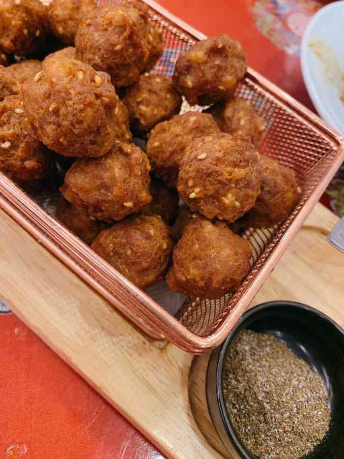 玉华台饭庄-"轮胎必比登的外卖窗口,碳水满满;开车走g.