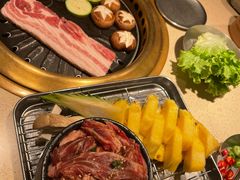 -蚂蚁洞·烤肉大营地(上海静安大悦城店)