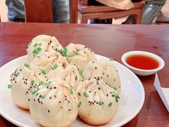 鲜肉生煎-老半斋(福州路店)