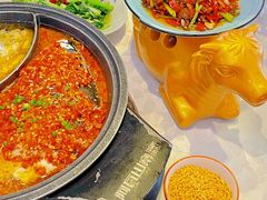 -阿瓦山寨·湘菜现炒·剁椒鱼头王(咸阳总店)