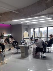 -宫铭烫发染发接发店