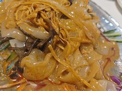 -哈尔滨烧烤·山河村铁锅炖(交大店)